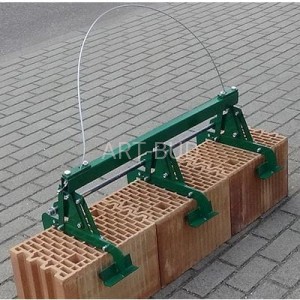 Chwytak R 4 do mechanicznego transportu na budowie bloczków ceramicznych lub betonowych