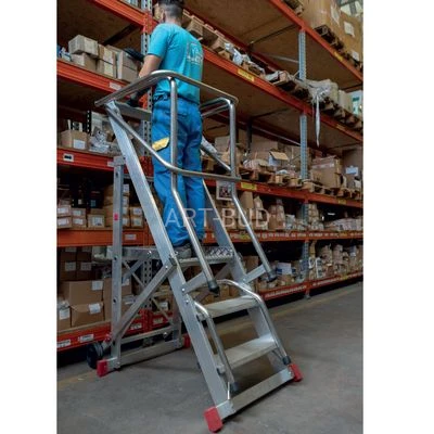 Platforma magazynowa drabina MFT Faraone  z bocznymi stabilizatorami  