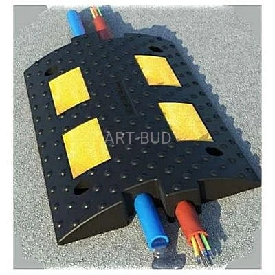 Próg kablowy zwalniający gumowy na drogi osiedlowe i lokalne LP 300 