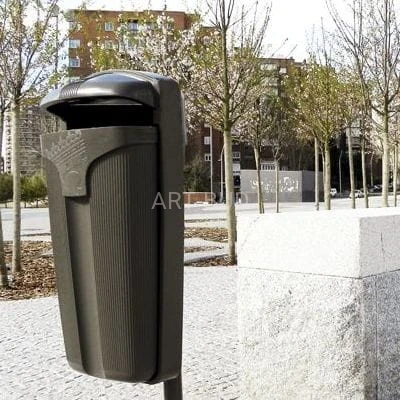 Kosz zewnętrzny na odpady z polietylenu  50 l CIBELES