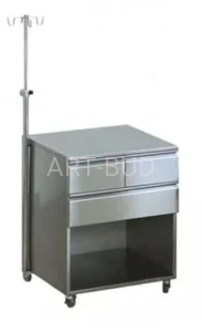 Szafka anestezjologiczna i regulowany stojak na kroplówki