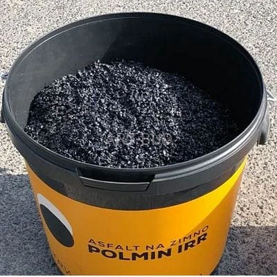Asfalt na zimno do naprawy nawierzchni asfaltowych Polmin IRR 30 kg