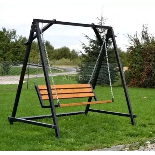 Huśtawka ogrodowa parkowa  stalowa z drewnianym siedziskiem 
