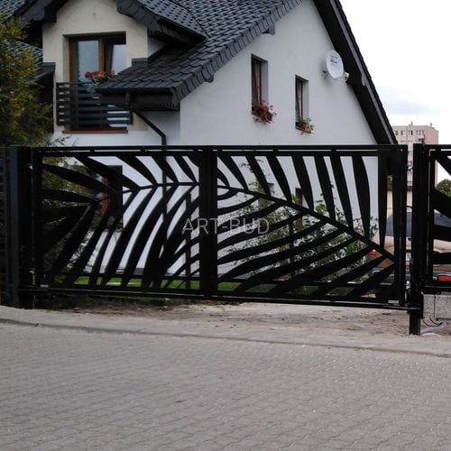 Brama dwuskrzydłowa Strong aluminiowa w stalowej ramie z wzorem wycinanym plazmą