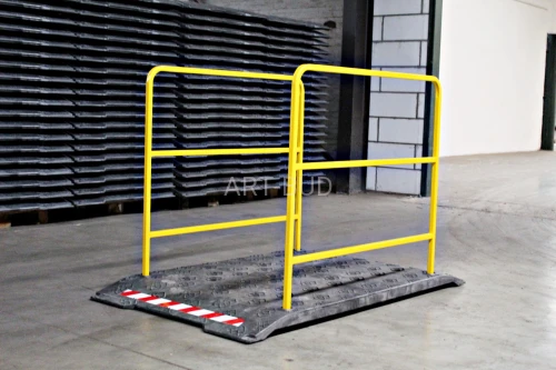 Kładka dla pieszych na wykopy U-28 