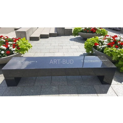 Ławka kamienna odtwarzająca pliki audio