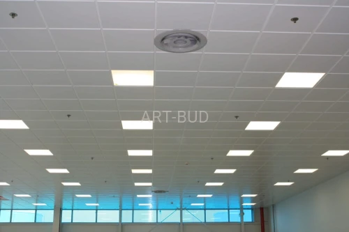 Sufit metalowy kasetonowy typu Reveal 9 podwieszany