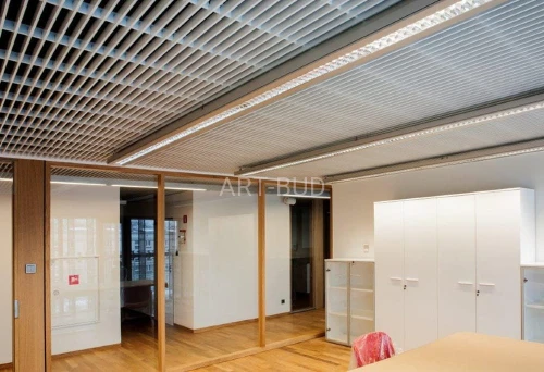 Sufit podwieszany rastrowy Open Line 50‑86×300 mm