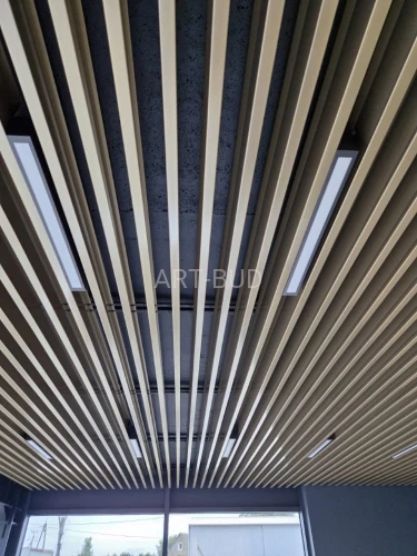 Sufit metalowy listwowy SIGMA podwieszany