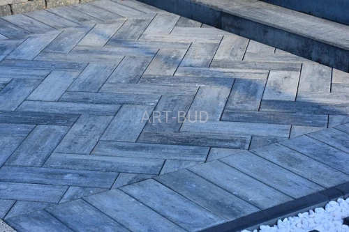 Kostka K‑33 w niestandardowym wymiarze 15 × 45 cm i grubości 8 cm