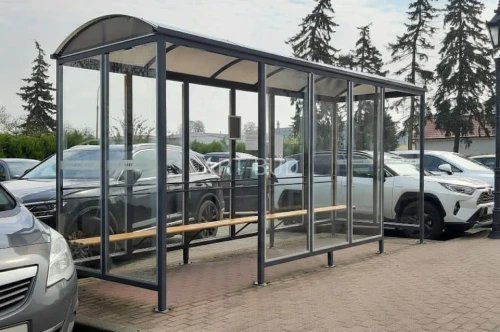 Wiata autobusowa dwuwejściowa ze szkła hartowanego