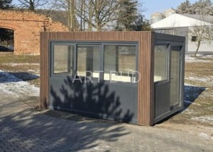 Pawilon handlowo 4x3 z oknem