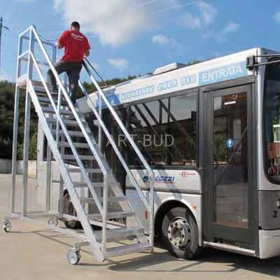 Drabina z podestem magazynowa bezpieczna MAG - FARAONE