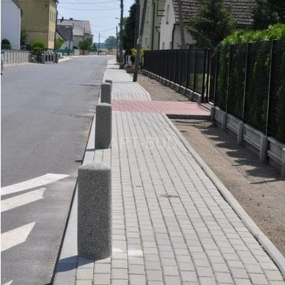 Słupek betonowy  zaporowy Pałka z prętem