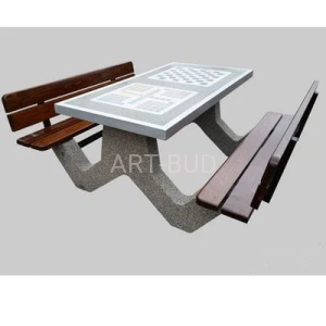 Stół betonowy z dwoma planszami do gry ławki z oparciem