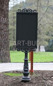 Słup z tablicą ogłoszeń T4