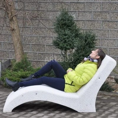 Leżak betonowy parkowy miejski