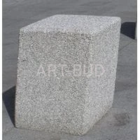 Pal parkingowy pochyły  betonowy 30 x 30 x 40 cm