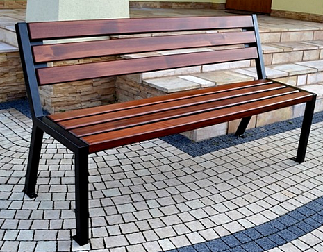 Ławka stalowo drewniana miejska z oparciem Roma 150 cm grubość deski 4 cm W089