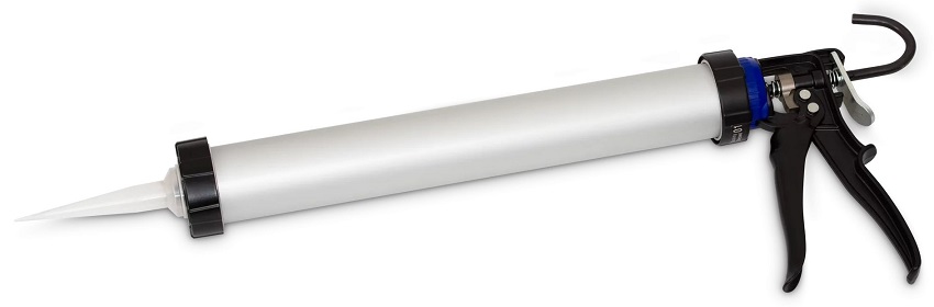 Pistolet do wyciskania mas uszczelniających. Pasuje do saszetek od 300 do 600 ml.  DANE TECHNICZNE: SKU: ju.0300128021000 Kod EAN:5902802191564 Typ wyciskacz Wymiary produktu	21 x 48 x 7 cm Materiał stalowo - aluminiowy EAN 5902802191564